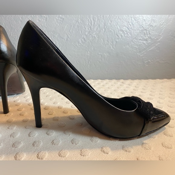 BROOKS BROTHERS Black Leather Spectator Pumps with Patent Leather Toe - Picture 2 of 16